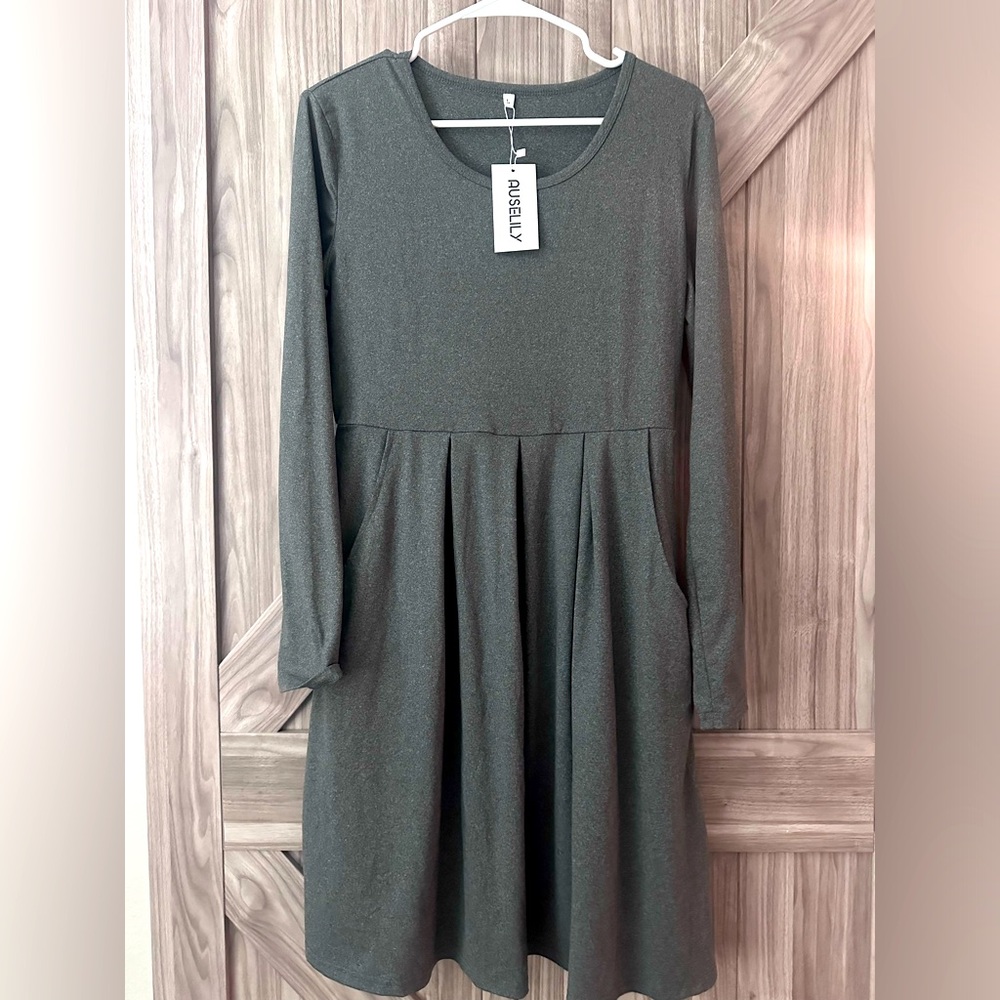 Large grey long sleeve dress with pockets!